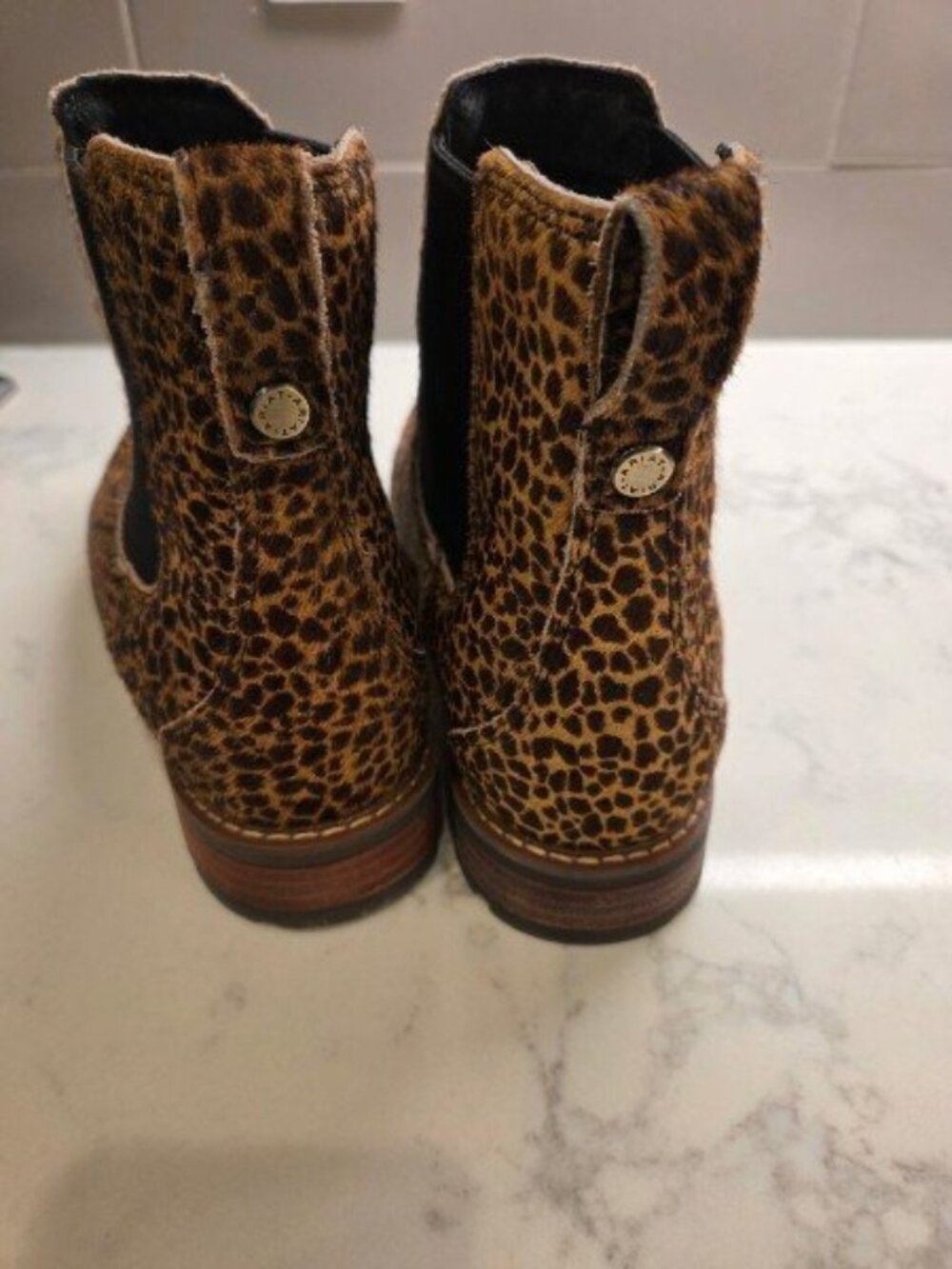 Ariat womens animal print ankle boots size 9.5